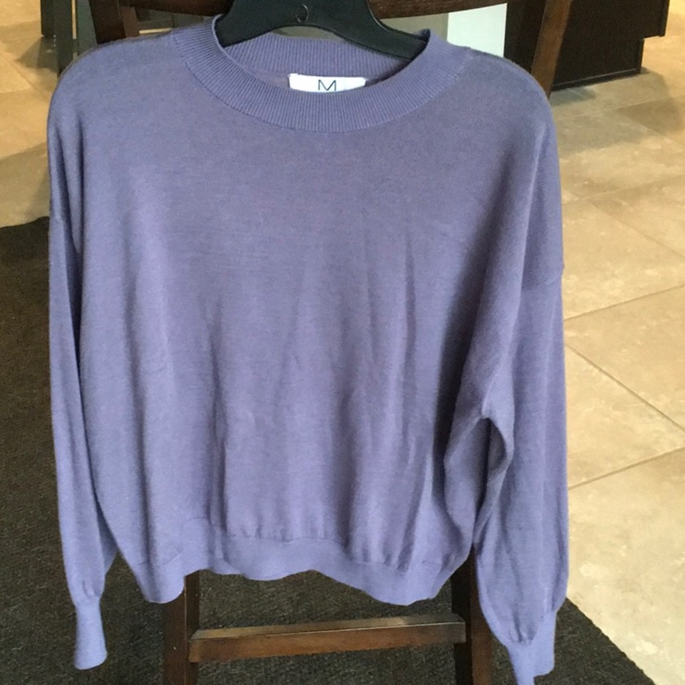 Light sweater in purple